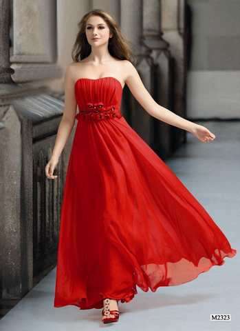 Sehr schönes Abendkleid Modefarbe rot. passende Stola dazuGr.36-38